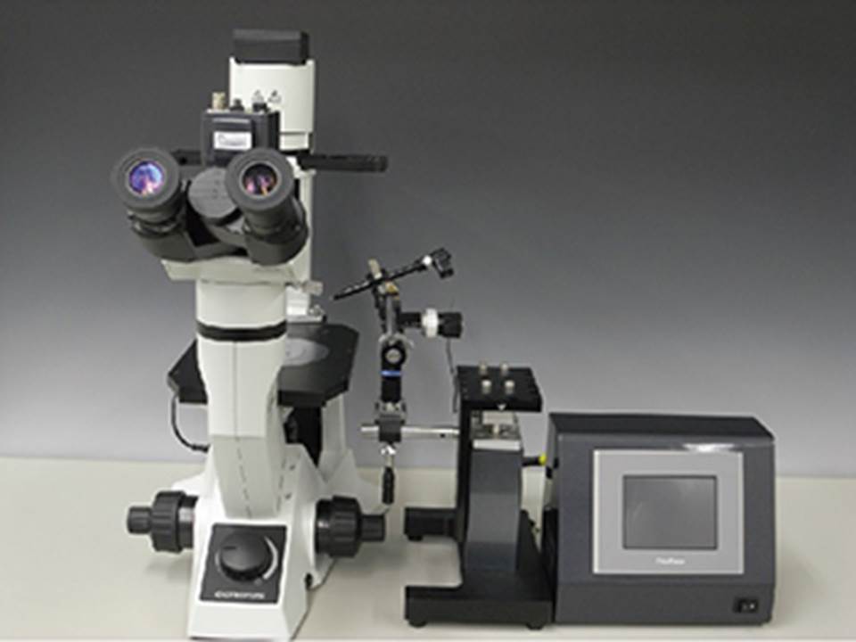 Zrobo with microscope